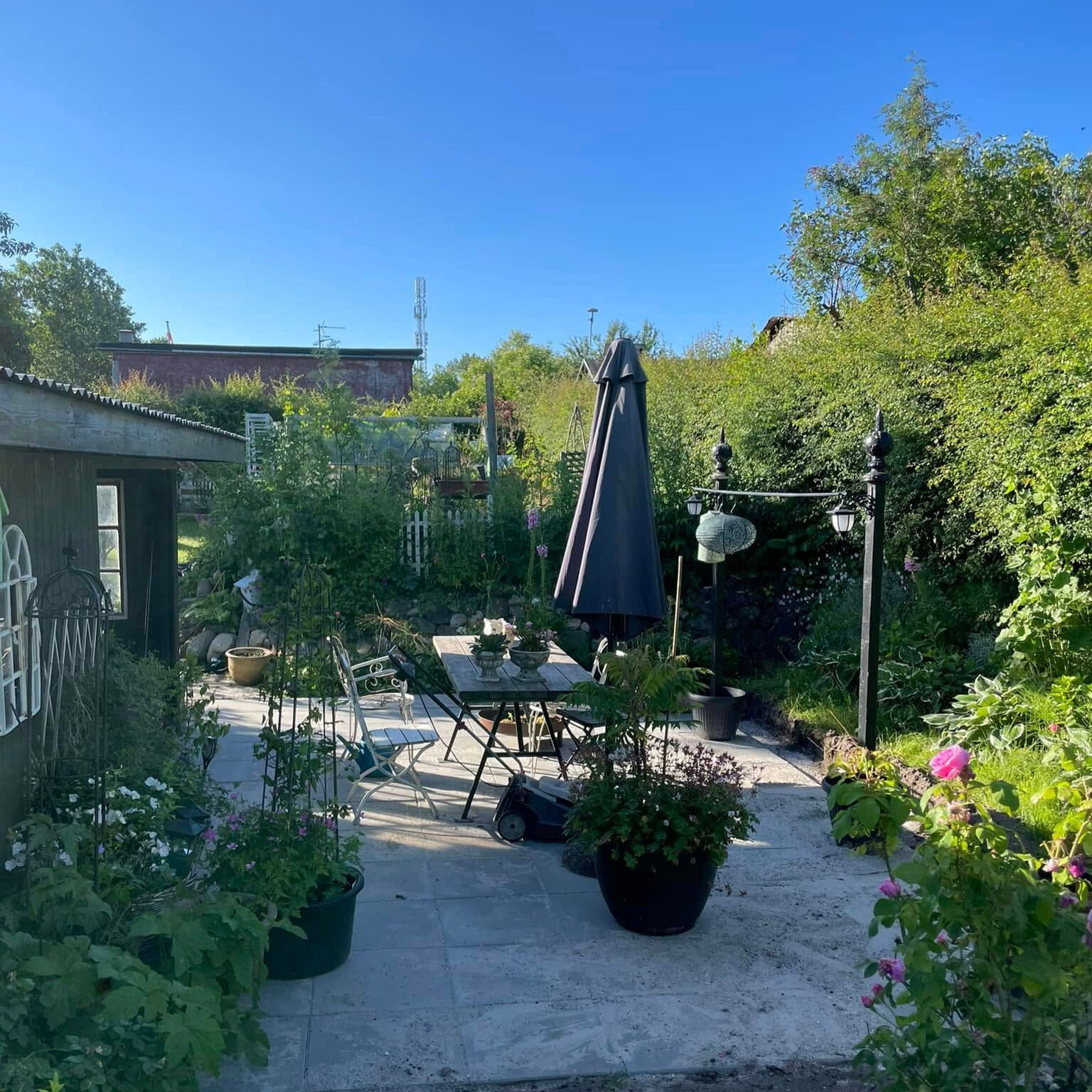 Fliseterrasse på Fyn anlagt af Ellinge Multiservice